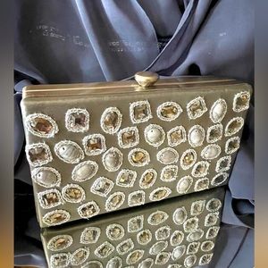 Stunning Santi Clutch